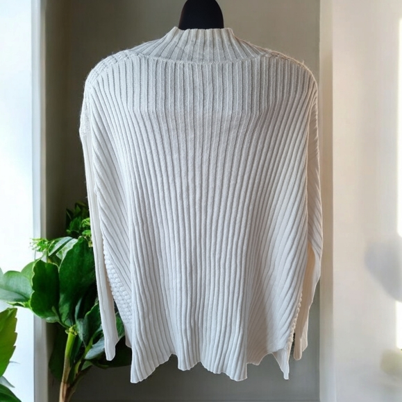 Vince Camuto Oversized Cream Knit Sweater - Picture 4 of 7